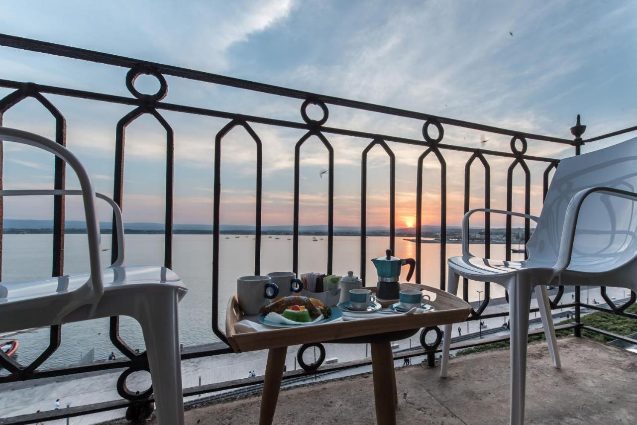 Duomo Seaside Deluxe Apartment By Ortigia Apartments 시라쿠사 외부 사진