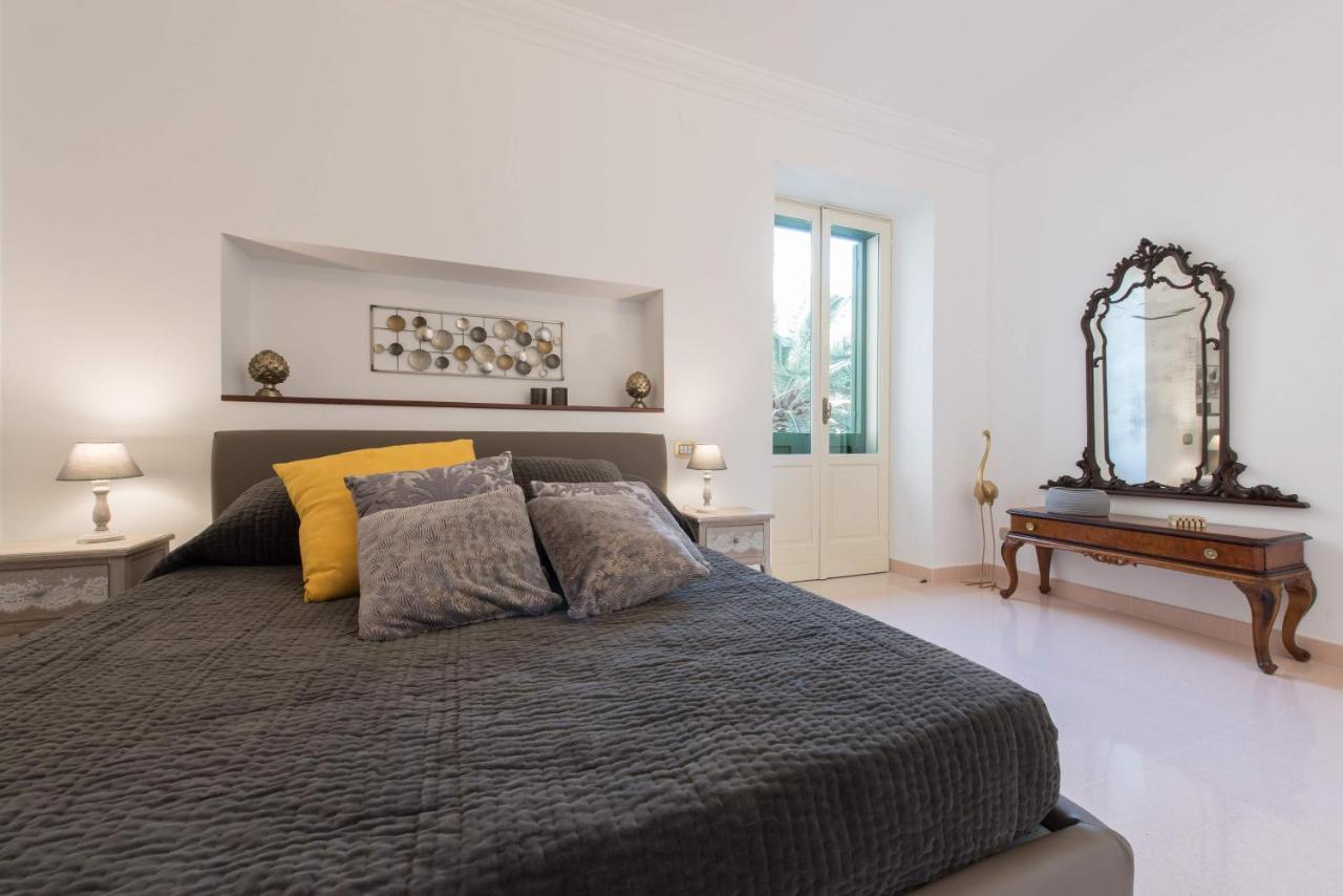 Duomo Seaside Deluxe Apartment By Ortigia Apartments 시라쿠사 외부 사진