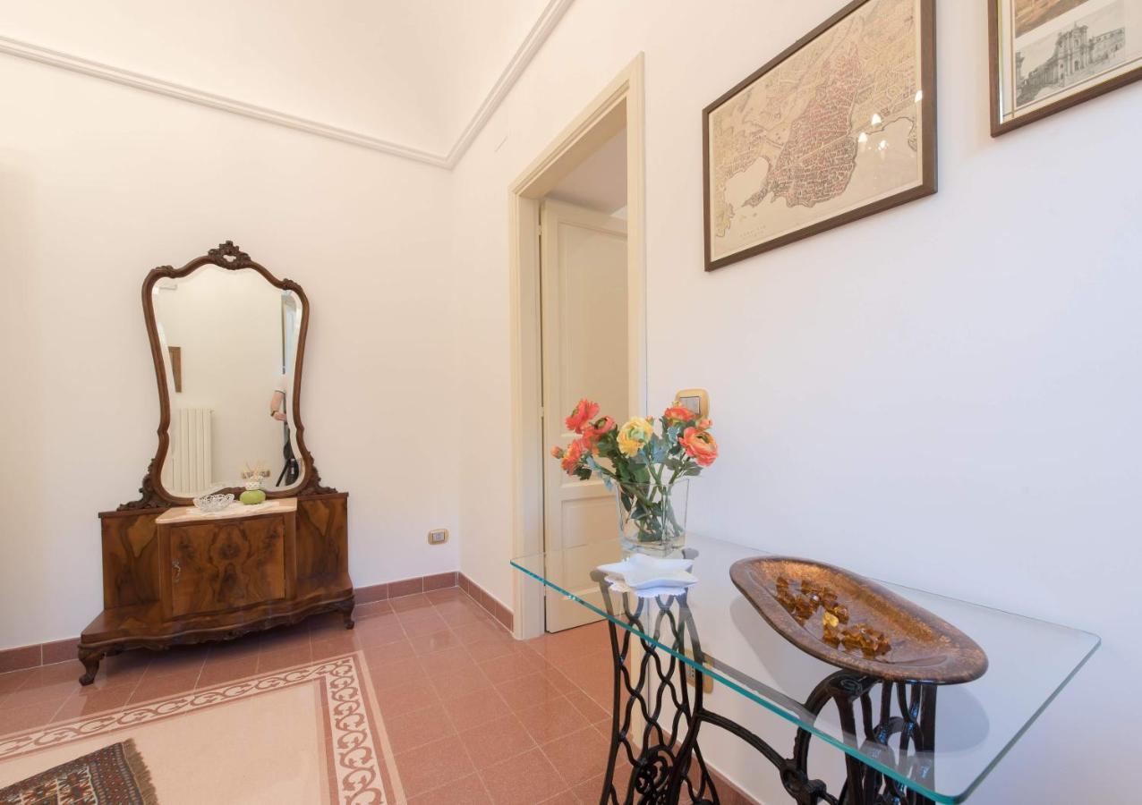 Duomo Seaside Deluxe Apartment By Ortigia Apartments 시라쿠사 외부 사진