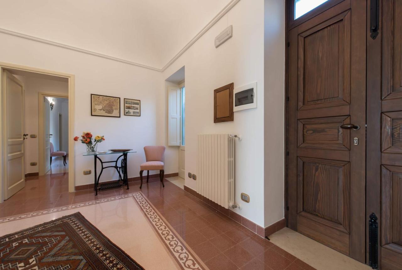 Duomo Seaside Deluxe Apartment By Ortigia Apartments 시라쿠사 외부 사진
