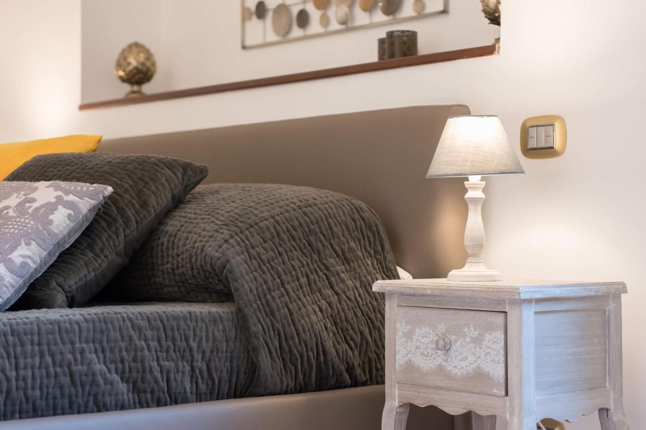Duomo Seaside Deluxe Apartment By Ortigia Apartments 시라쿠사 외부 사진