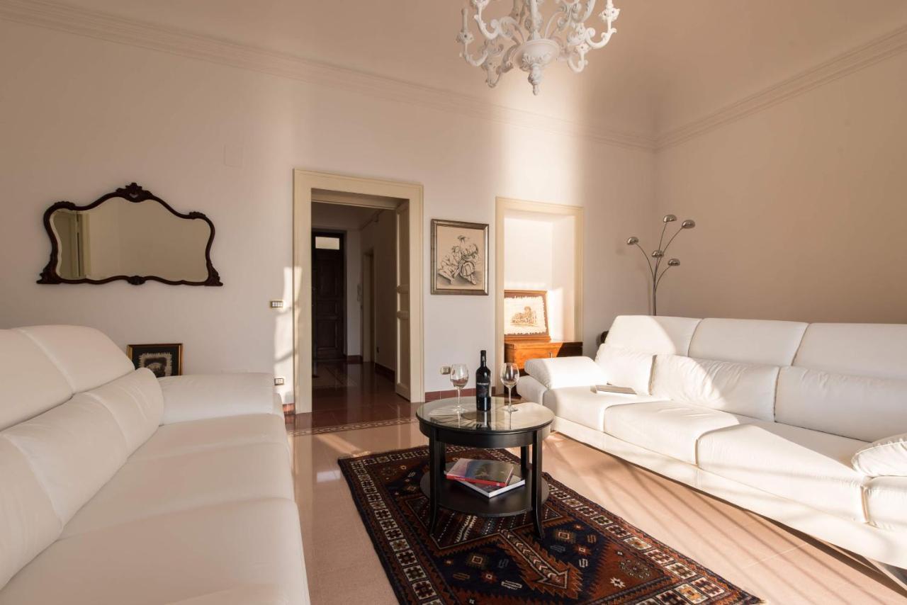 Duomo Seaside Deluxe Apartment By Ortigia Apartments 시라쿠사 외부 사진